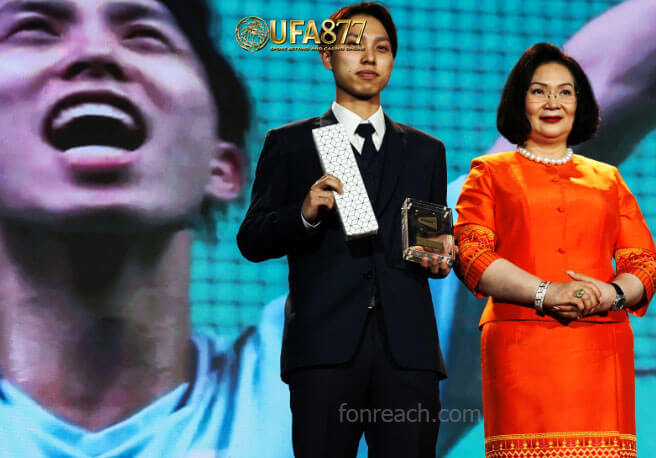 AXELSEN, ZHENG และ HUANG ได้รับรางวัล