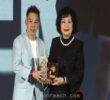ลีค โฮ่ว คว้ารางวัลนักกีฬา