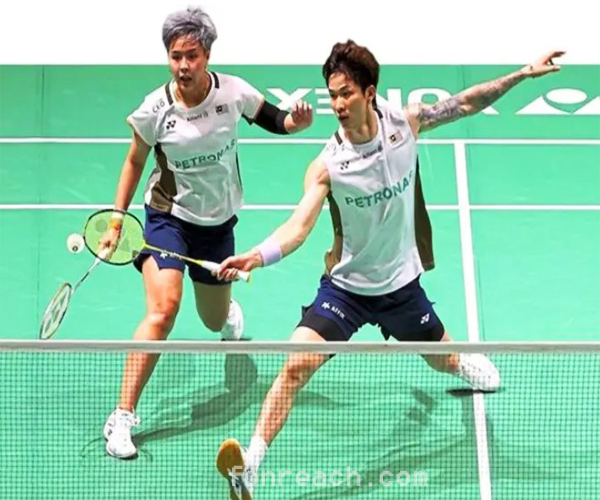 ถัง เจีย–อี เว่ย ช็อกแฟนแบดมินตัน